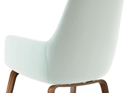 Кресло от фабрики Normann Copenhagen модель Era Lounge  High Wood Legs