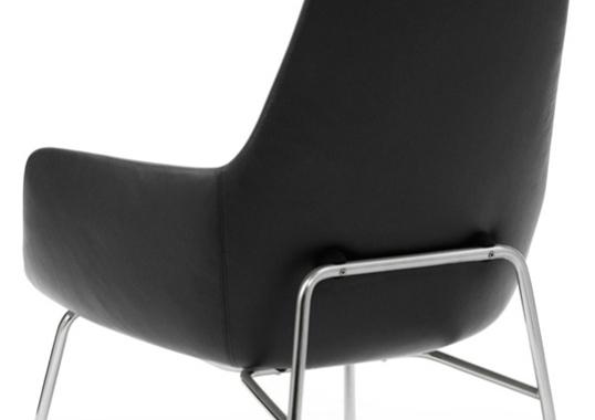 Кресло от фабрики Normann Copenhagen модель Era Lounge  High Steel Legs