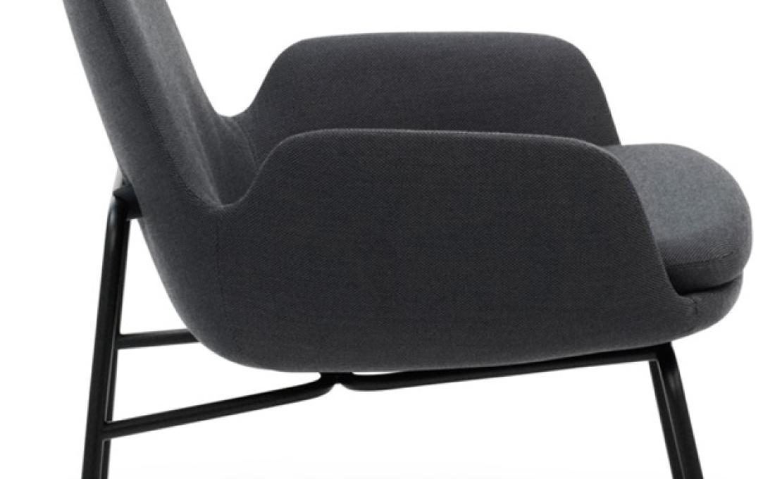 Кресло от фабрики Normann Copenhagen модель Era Lounge  Low Steel Legs