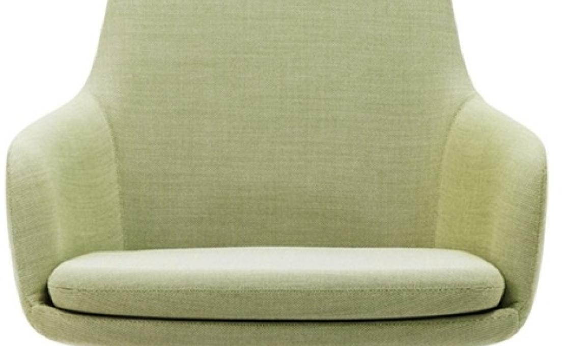 Кресло от фабрики Normann Copenhagen модель Era Lounge  High Wood Legs