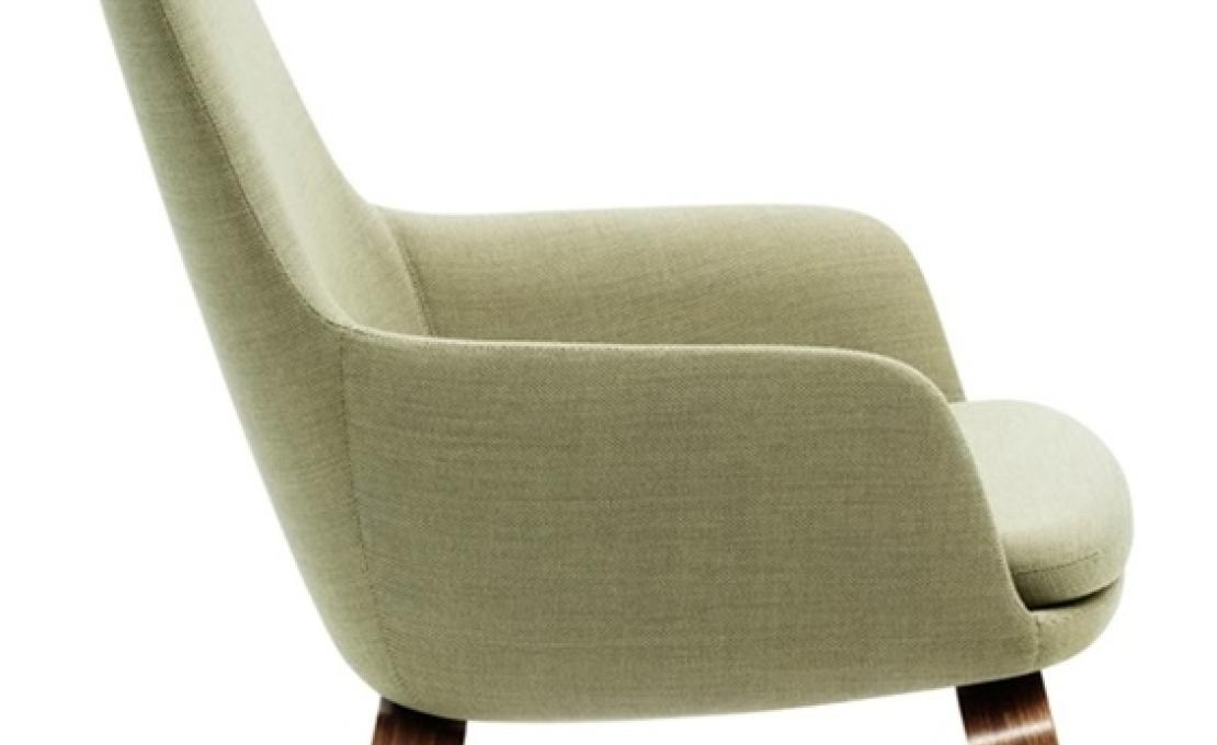 Кресло от фабрики Normann Copenhagen модель Era Lounge  High Wood Legs