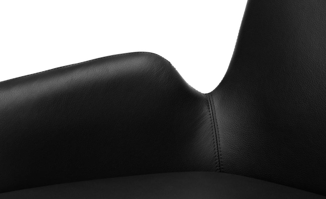 Кресло от фабрики Normann Copenhagen модель Era Lounge  Low Steel Legs