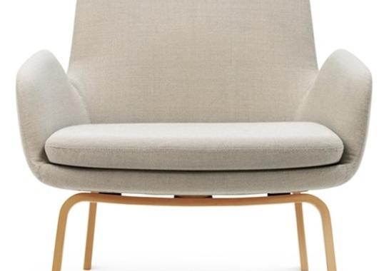 Кресло от фабрики Normann Copenhagen модель Era Lounge  Low Wood Legs