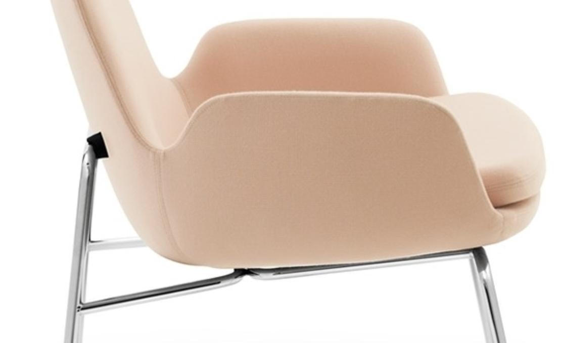 Кресло от фабрики Normann Copenhagen модель Era Lounge  Low Steel Legs