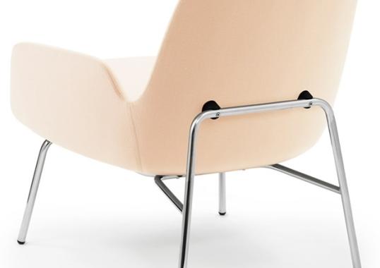 Кресло от фабрики Normann Copenhagen модель Era Lounge  Low Steel Legs