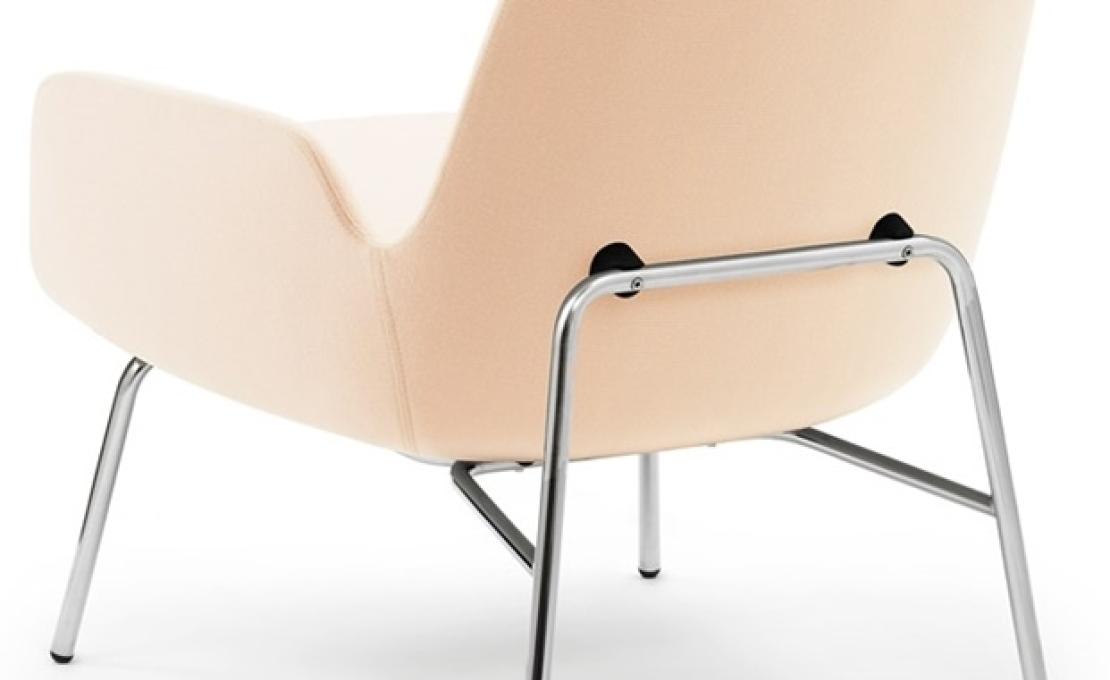 Кресло от фабрики Normann Copenhagen модель Era Lounge  Low Steel Legs
