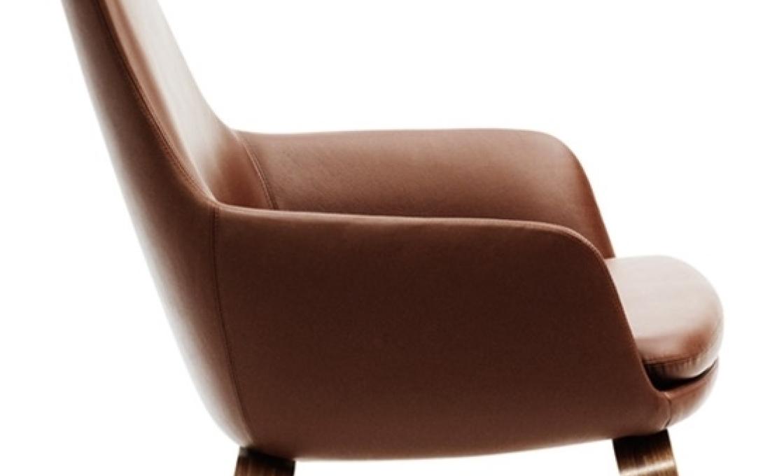Кресло от фабрики Normann Copenhagen модель Era Lounge  High Wood Legs