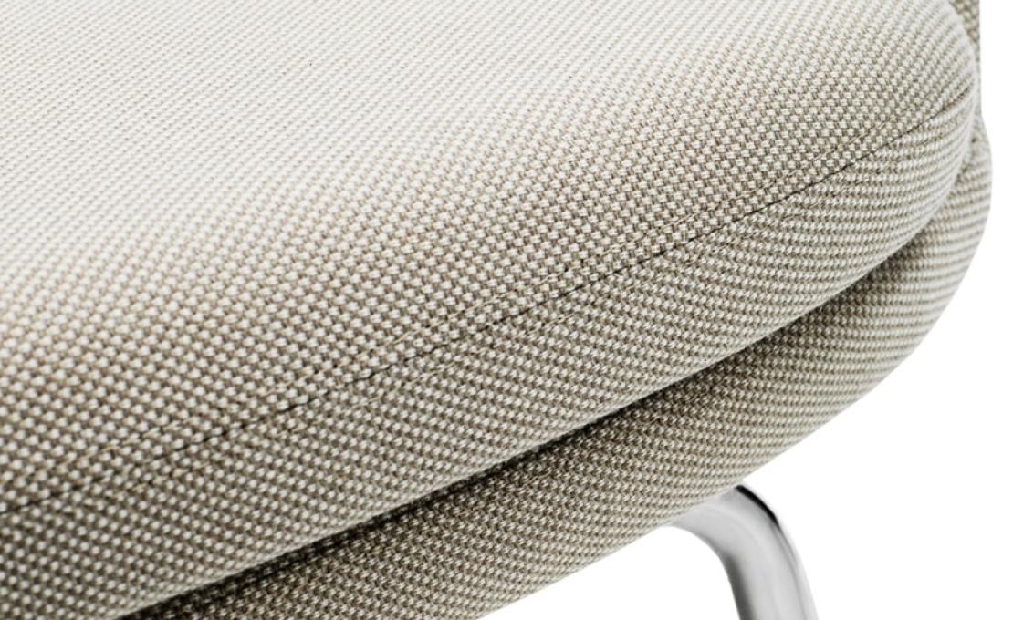 Кресло от фабрики Normann Copenhagen модель Era Lounge  Low Steel Legs