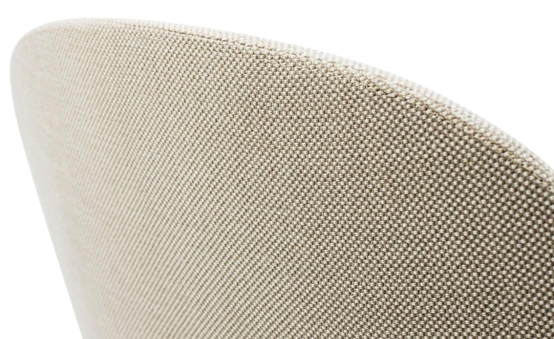 Кресло от фабрики Normann Copenhagen модель Era Lounge  Low Steel Legs