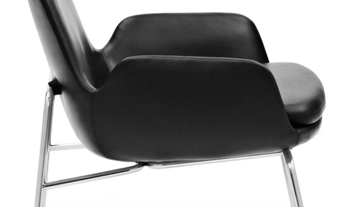 Кресло от фабрики Normann Copenhagen модель Era Lounge  Low Steel Legs