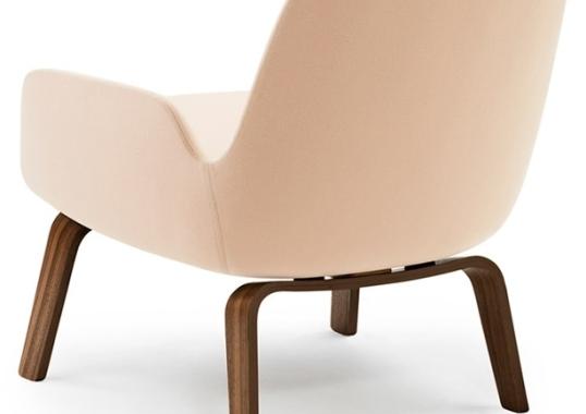 Кресло от фабрики Normann Copenhagen модель Era Lounge  Low Wood Legs