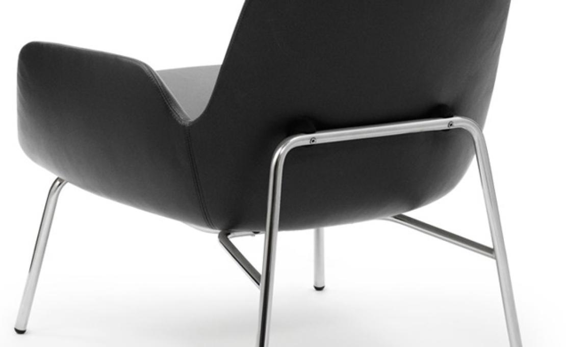 Кресло от фабрики Normann Copenhagen модель Era Lounge  Low Steel Legs