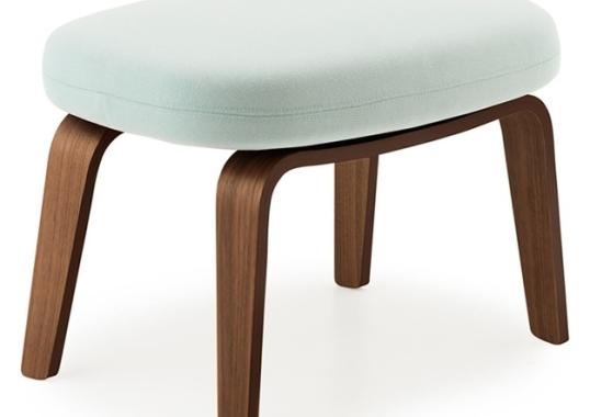 Пуф от фабрики Normann Copenhagen модель Era Foot With Wood Legs