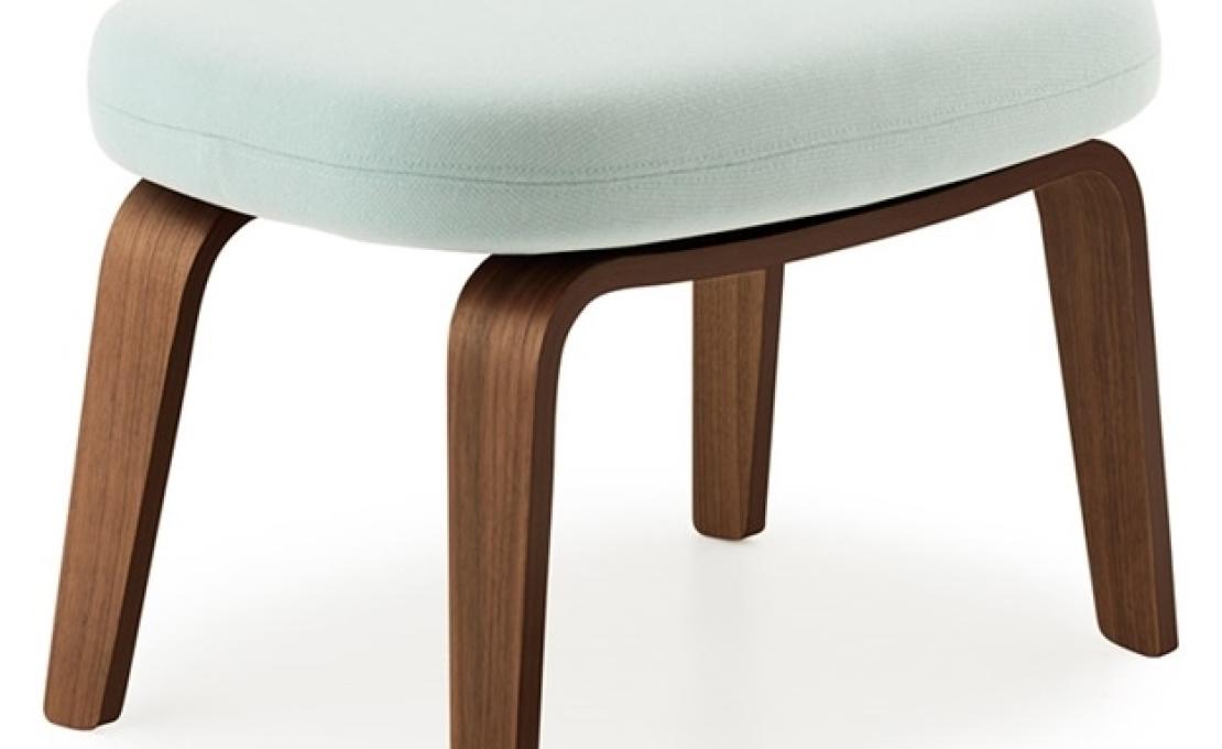 Пуф от фабрики Normann Copenhagen модель Era Foot With Wood Legs