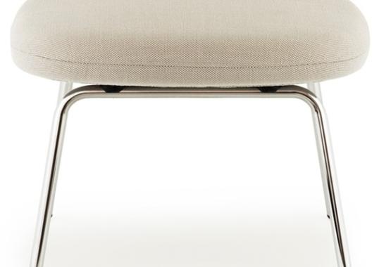 Пуф от фабрики Normann Copenhagen модель Era Foot With Steel Legs