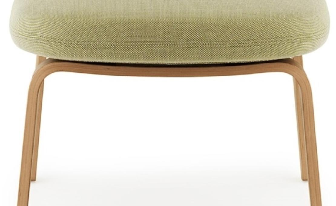 Пуф от фабрики Normann Copenhagen модель Era Foot With Wood Legs