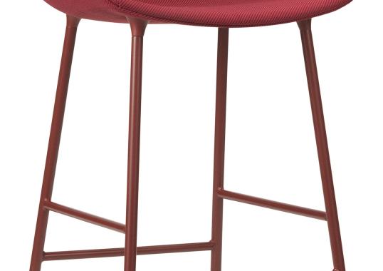 Барный стул от фабрики Normann Copenhagen модель Form Bar Upholstery Armrest