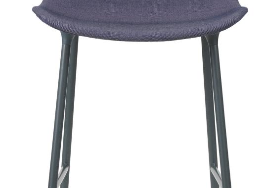 Барный стул от фабрики Normann Copenhagen модель Form Bar Upholstery 