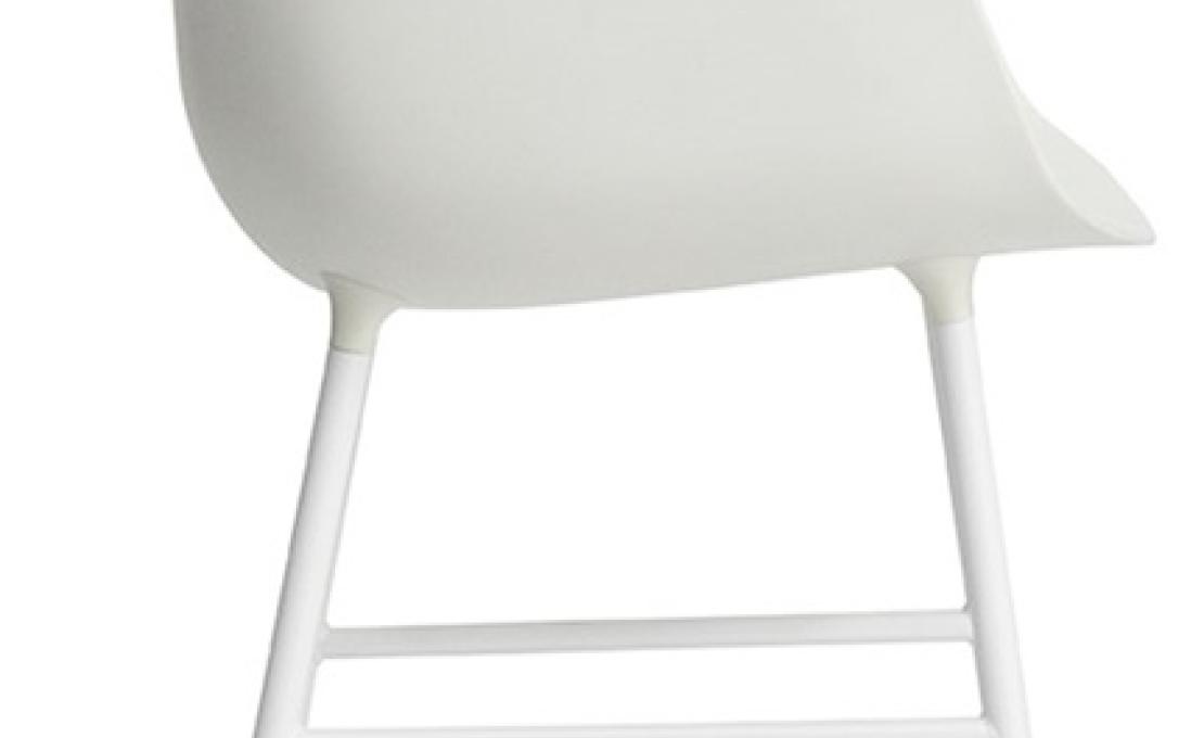 Кресло от фабрики Normann Copenhagen модель Form Arm