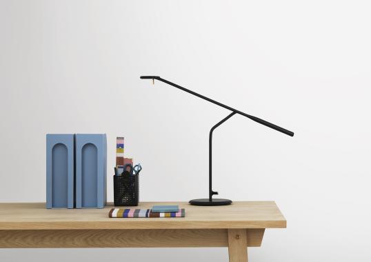 Настольная лампа от фабрики Normann Copenhagen модель 50505 Flow Table Lamp