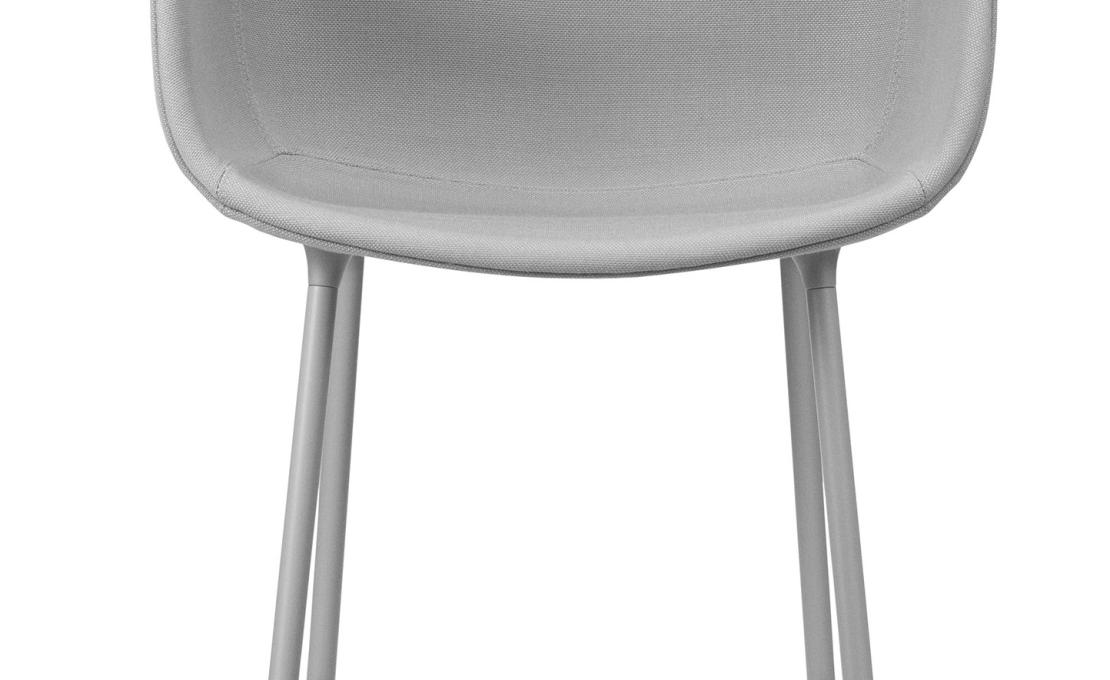 Барный стул от фабрики Normann Copenhagen модель Form Bar Upholstery Armrest
