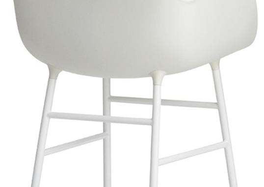 Кресло от фабрики Normann Copenhagen модель Form Arm