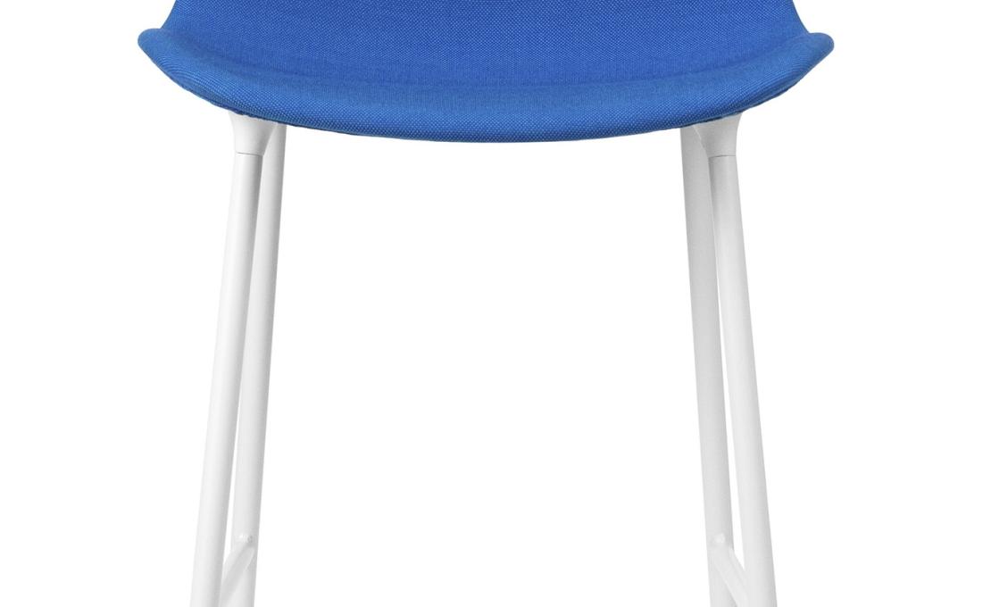 Барный стул от фабрики Normann Copenhagen модель Form Bar Upholstery 
