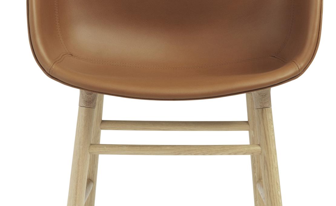 Офисный Стул от фабрики Normann Copenhagen модель Form Upholstered Arm