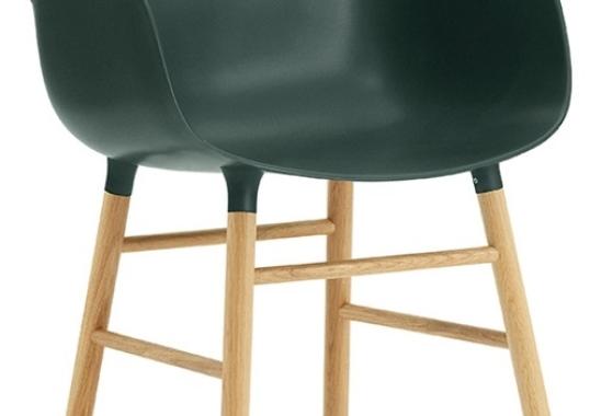 Кресло от фабрики Normann Copenhagen модель Form Arm With Wood Legs