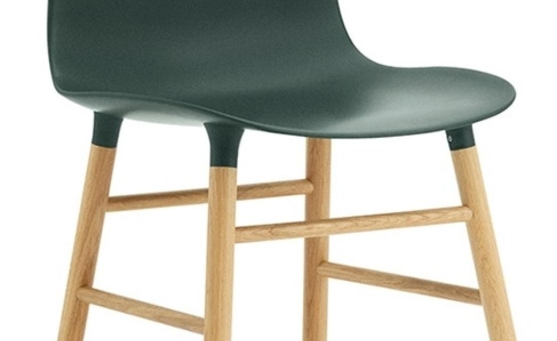 Стул от фабрики Normann Copenhagen модель Form  With Wood Legs