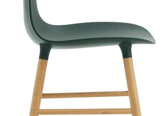 Стул от фабрики Normann Copenhagen модель Form  With Wood Legs