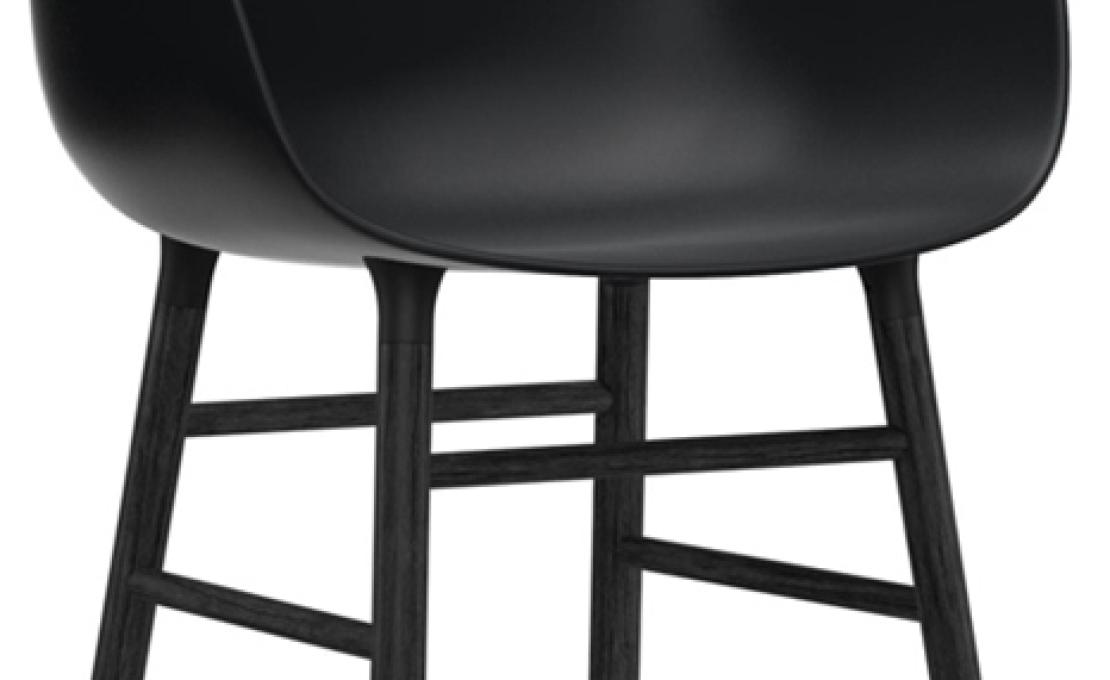 Кресло от фабрики Normann Copenhagen модель Form Arm With Wood Legs