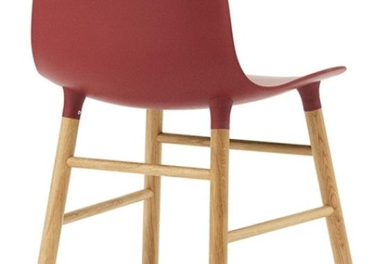 Стул от фабрики Normann Copenhagen модель Form  With Wood Legs