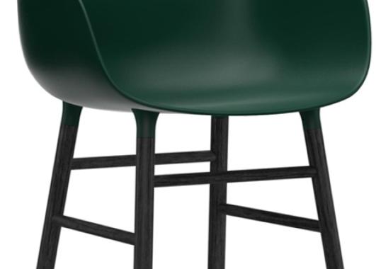 Кресло от фабрики Normann Copenhagen модель Form Arm With Wood Legs