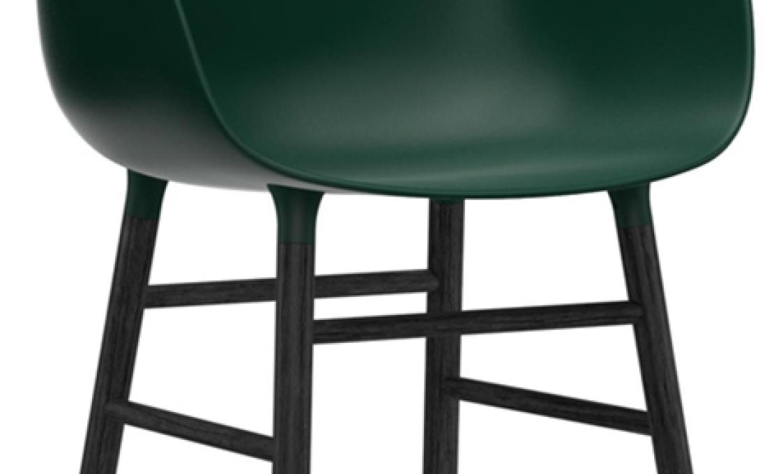 Кресло от фабрики Normann Copenhagen модель Form Arm With Wood Legs