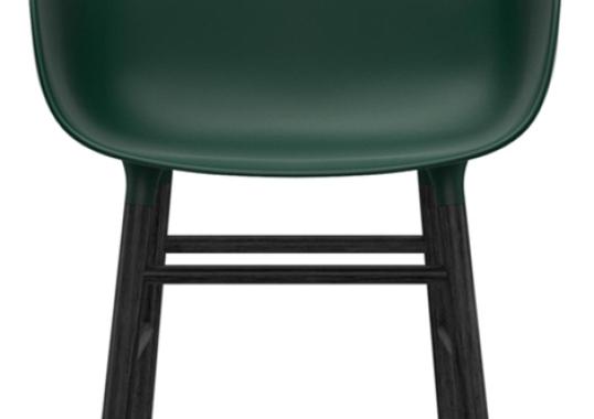 Кресло от фабрики Normann Copenhagen модель Form Arm With Wood Legs