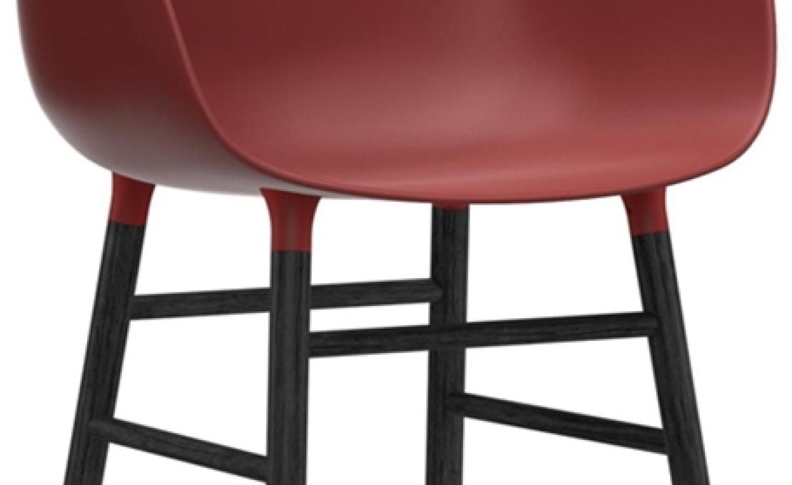 Кресло от фабрики Normann Copenhagen модель Form Arm With Wood Legs