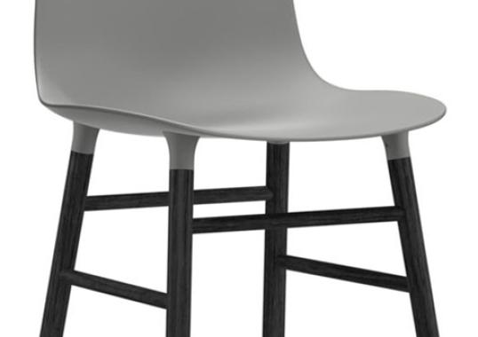 Стул от фабрики Normann Copenhagen модель Form  With Wood Legs