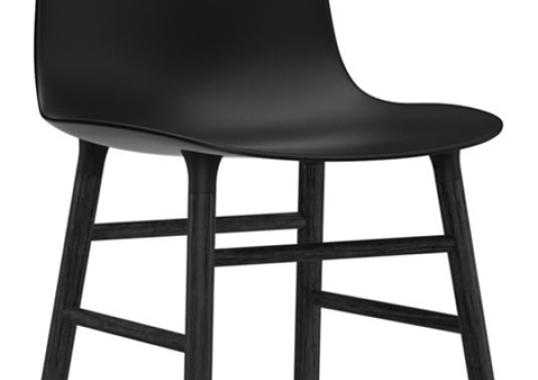Стул от фабрики Normann Copenhagen модель Form  With Wood Legs