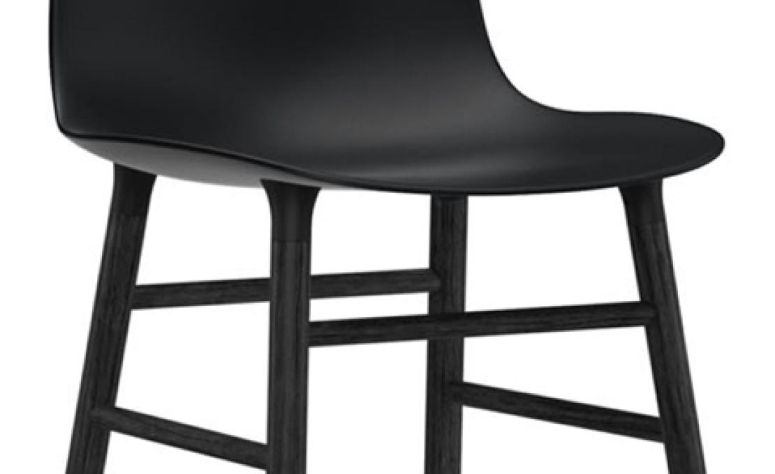 Стул от фабрики Normann Copenhagen модель Form  With Wood Legs