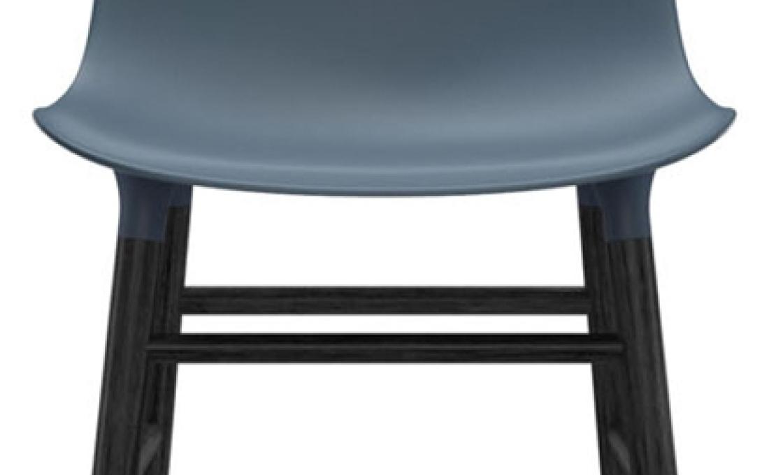 Стул от фабрики Normann Copenhagen модель Form  With Wood Legs
