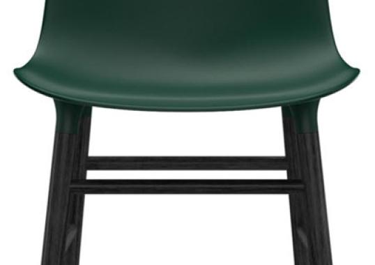 Стул от фабрики Normann Copenhagen модель Form  With Wood Legs