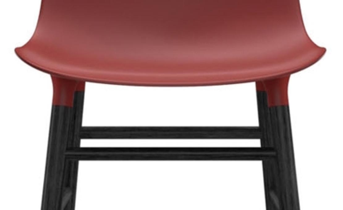 Стул от фабрики Normann Copenhagen модель Form  With Wood Legs