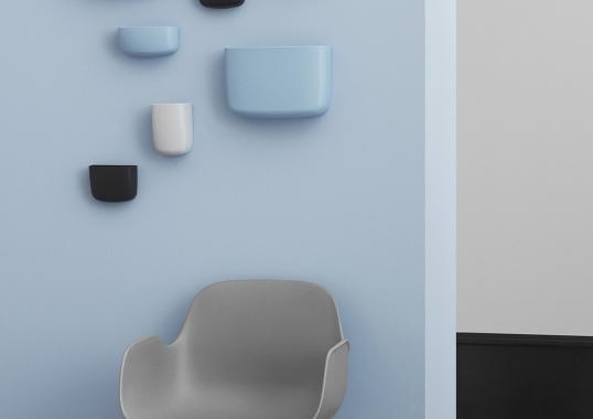 Кресло от фабрики Normann Copenhagen модель Form Arm With Wood Legs