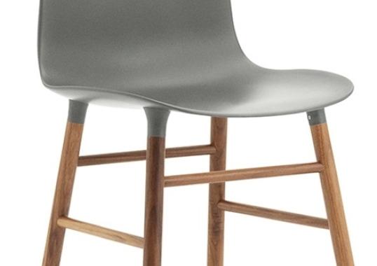 Стул от фабрики Normann Copenhagen модель Form  With Wood Legs