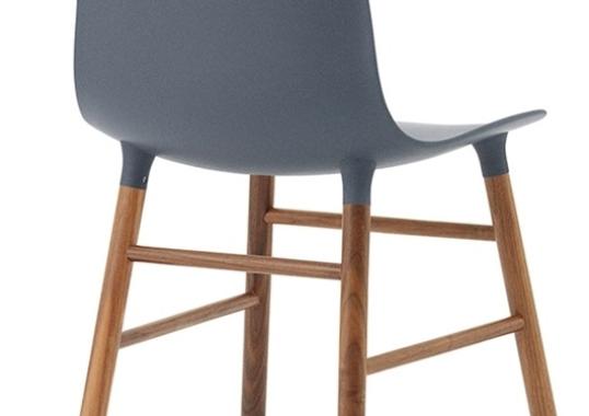 Стул от фабрики Normann Copenhagen модель Form  With Wood Legs