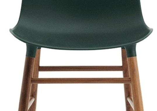Стул от фабрики Normann Copenhagen модель Form  With Wood Legs