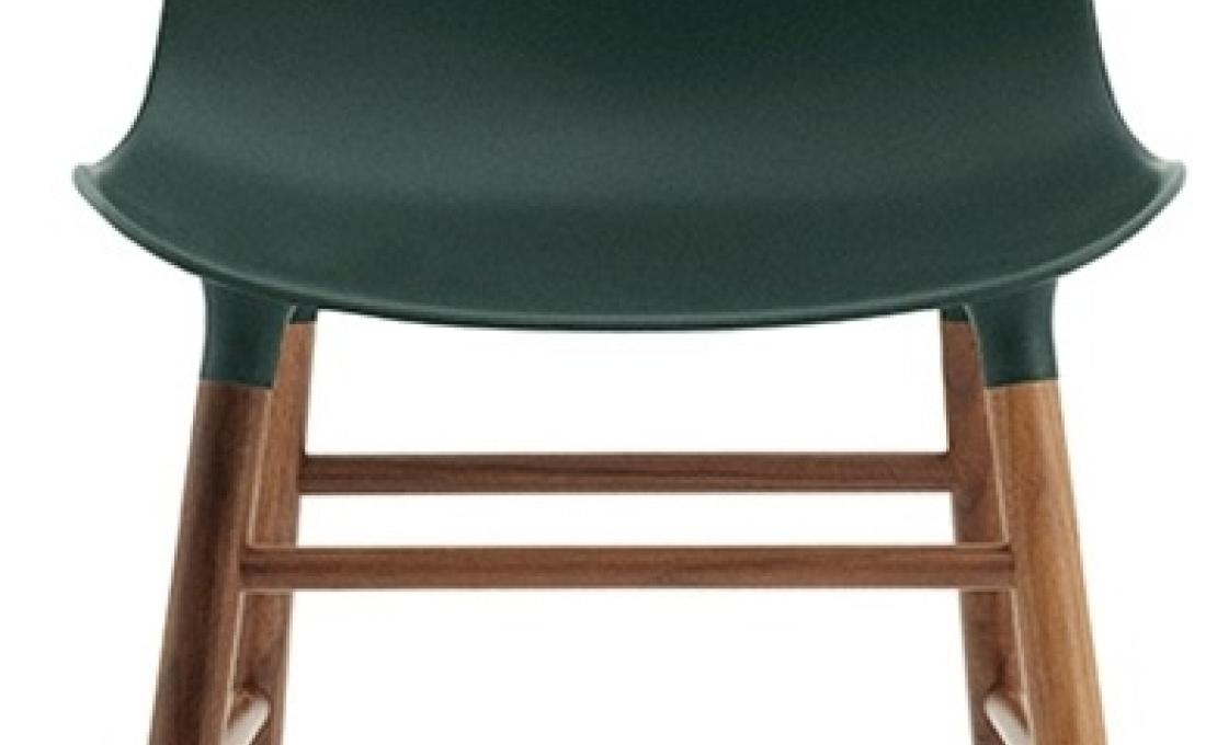 Стул от фабрики Normann Copenhagen модель Form  With Wood Legs