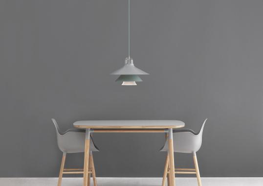 Кресло от фабрики Normann Copenhagen модель Form Arm With Wood Legs