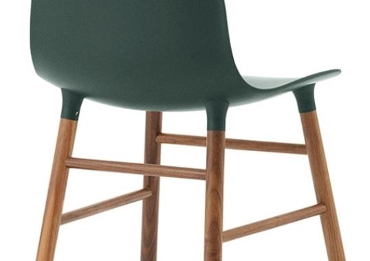 Стул от фабрики Normann Copenhagen модель Form  With Wood Legs